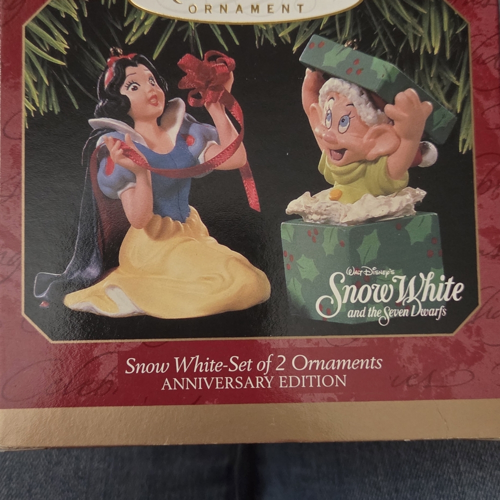Disney Snow White Ornament Set